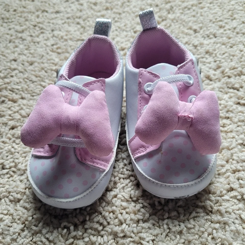 Disney Baby Toddler Minnie Mouse Soft Sole Shoes Size 4 White Pink Bow